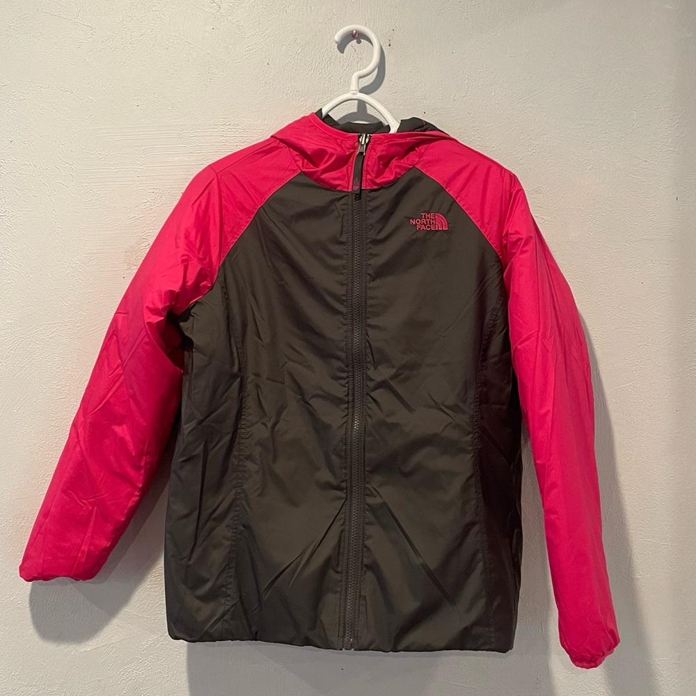 Girls North Face hooded reversible puffer jacket (pink)